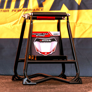 Risk Racing F.F.S. Factory Fold Stand nella fossa