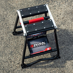 Risk Racing F.F.S. Factory Fold Stand nella fossa