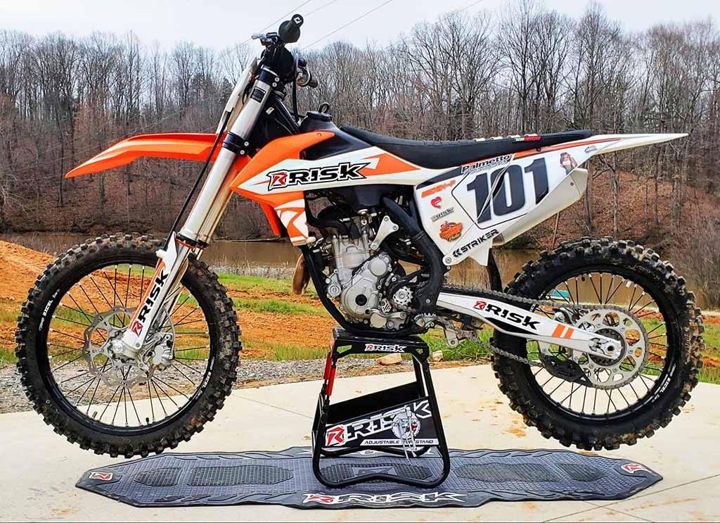 How To Change A Tire On A Dirt Bike? - Risk Racing